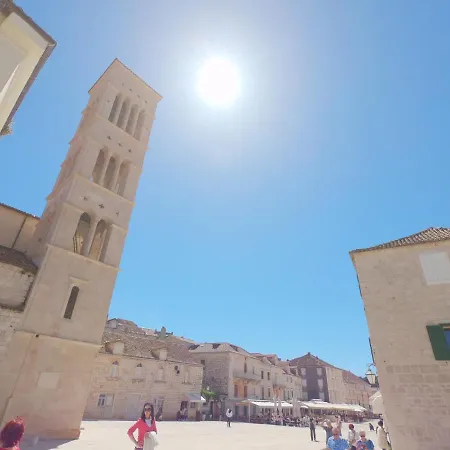 Historic Piazza House & Romantic Hidden Garden Apartmán Hvar Town