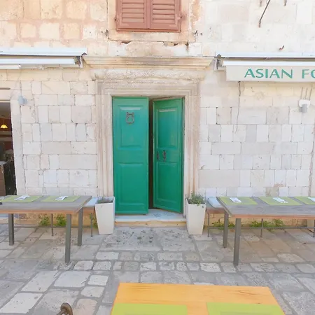 Historic Piazza House & Romantic Hidden Garden *