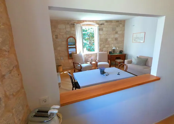 شقة Historic Piazza House & Romantic Hidden Garden هفار