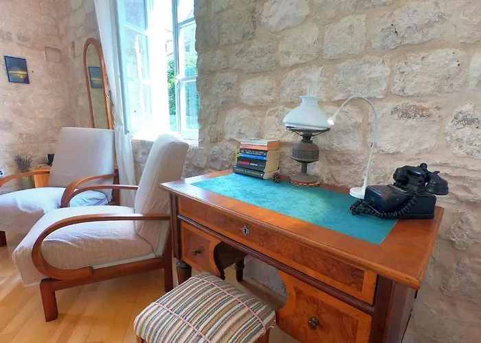 شقة Historic Piazza House & Romantic Hidden Garden هفار