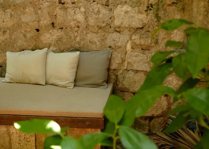 شقة Historic Piazza House & Romantic Hidden Garden *