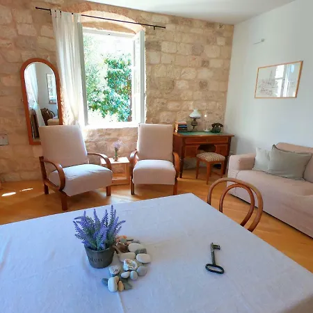 Historic Piazza House & Romantic Hidden Garden