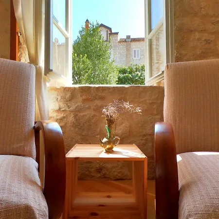 Historic Piazza House & Romantic Hidden Garden