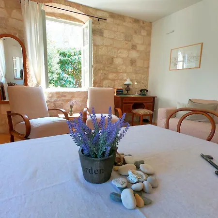 Historic Piazza House & Romantic Hidden Garden هفار