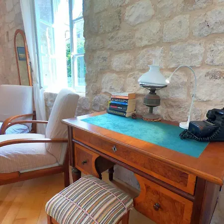 דירה Historic Piazza House & Romantic Hidden Garden חוואר