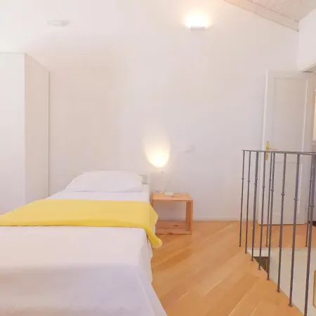 Historic Piazza House & Romantic Hidden Garden *