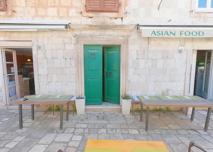 Historic Piazza House & Romantic Hidden Garden *